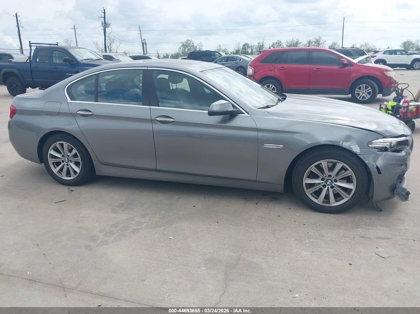BMW 528 2.0l I xDrive, снимка 13 - Автомобили и джипове - 54386373