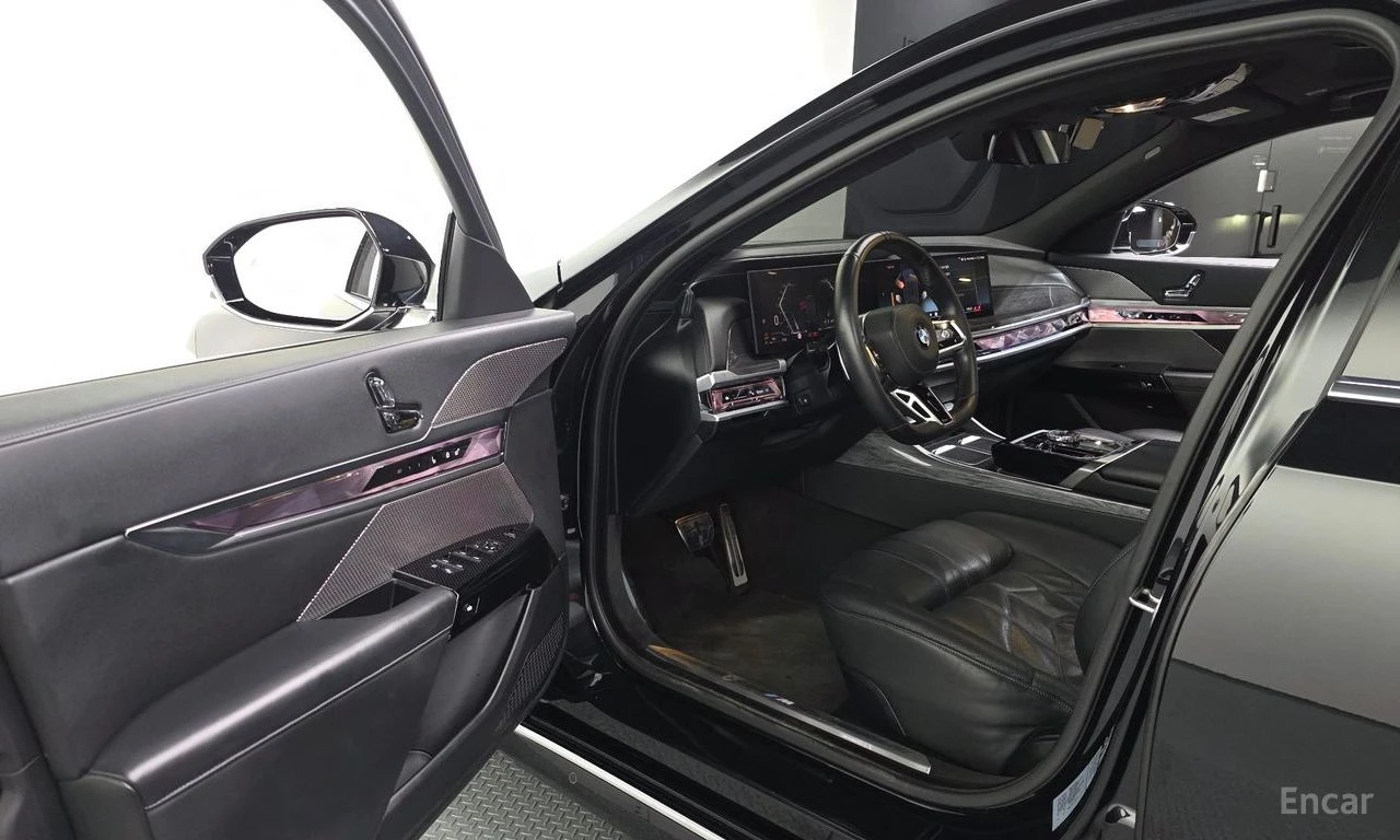 BMW 740 XDRIVE* M SPORT* HUD* 360* LASER* PANO* ОБДУХВАНЕ, снимка 8 - Автомобили и джипове - 54730467