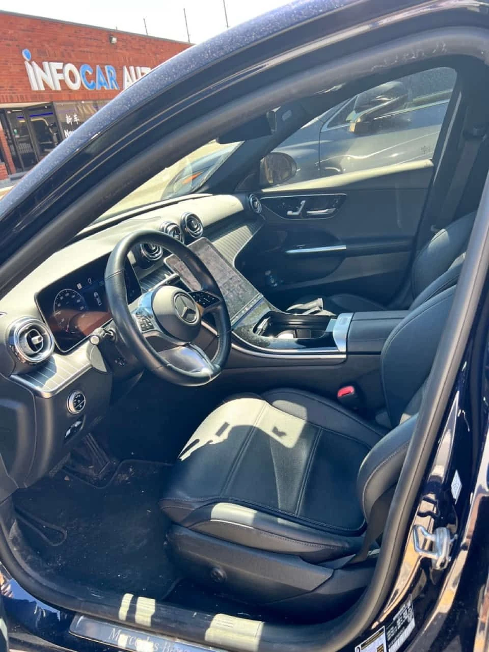 Mercedes-Benz C 300 * 4MATIC * 360 * CARPLAY * AMBIENT, снимка 4 - Автомобили и джипове - 54743730