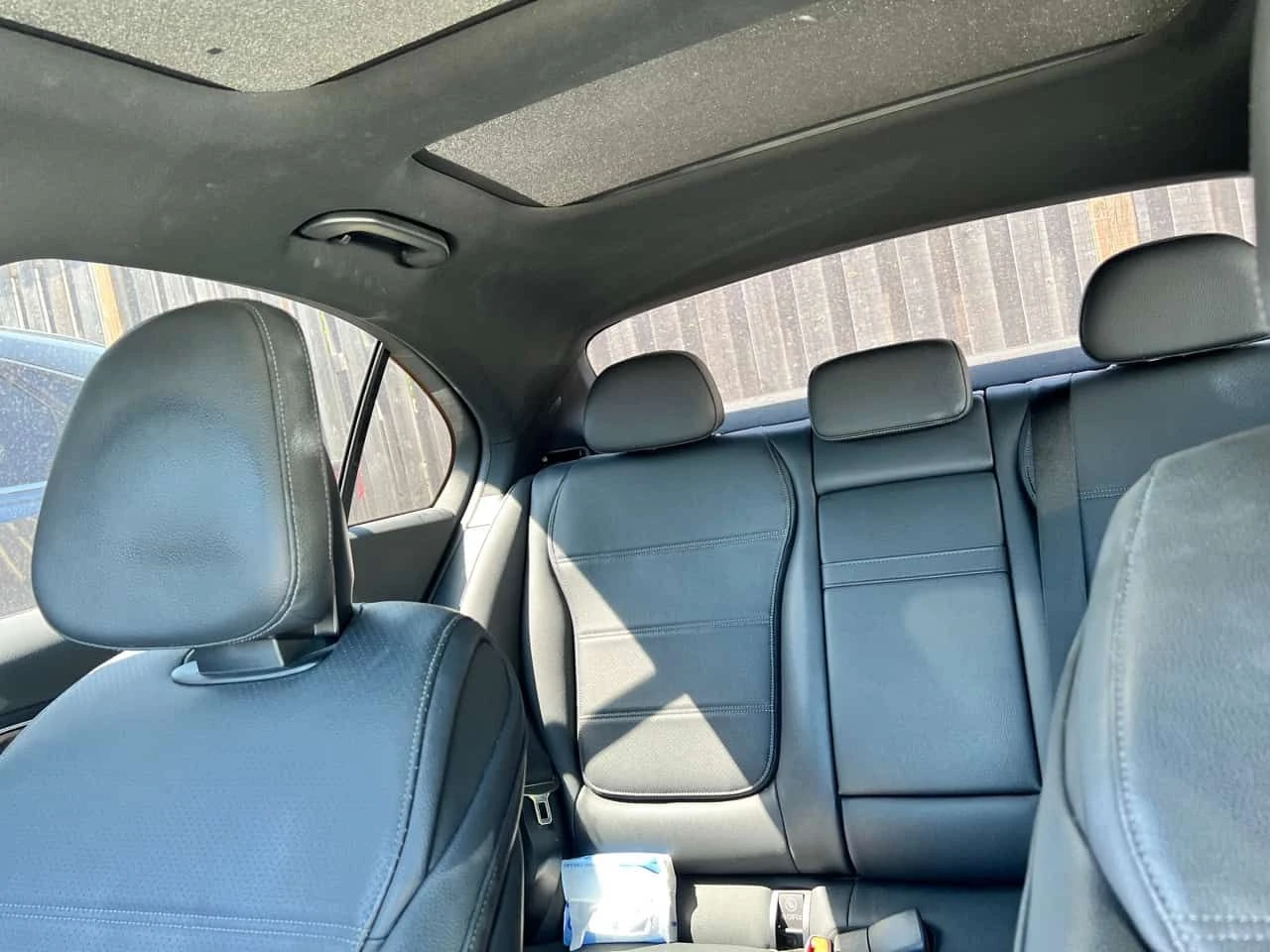 Mercedes-Benz C 300 * 4MATIC * 360 * CARPLAY * AMBIENT, снимка 11 - Автомобили и джипове - 54743730