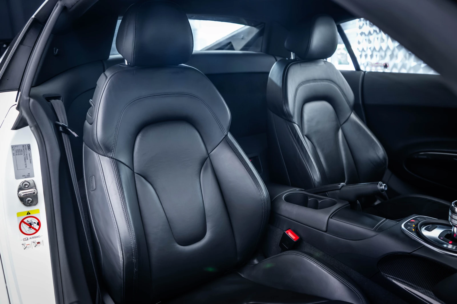 Audi R8 V8 FSI* B&O, снимка 14 - Автомобили и джипове - 54763131