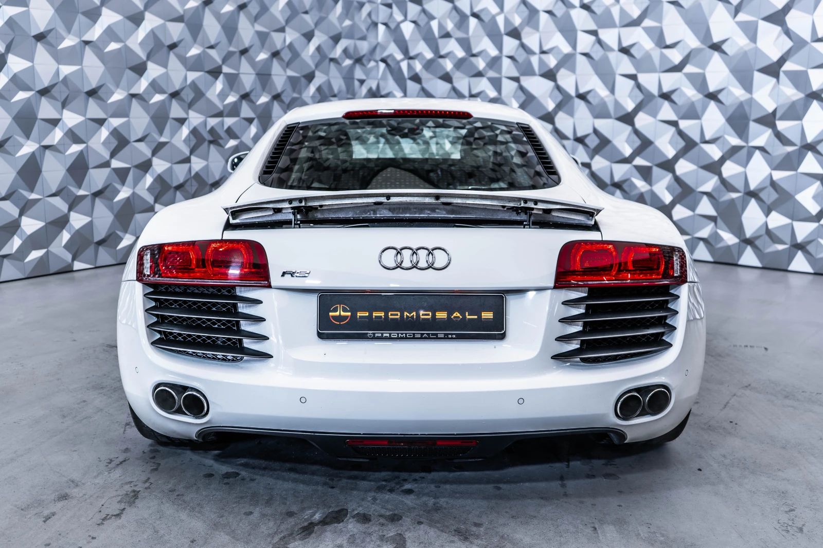 Audi R8 V8 FSI* B&O, снимка 5 - Автомобили и джипове - 54763131