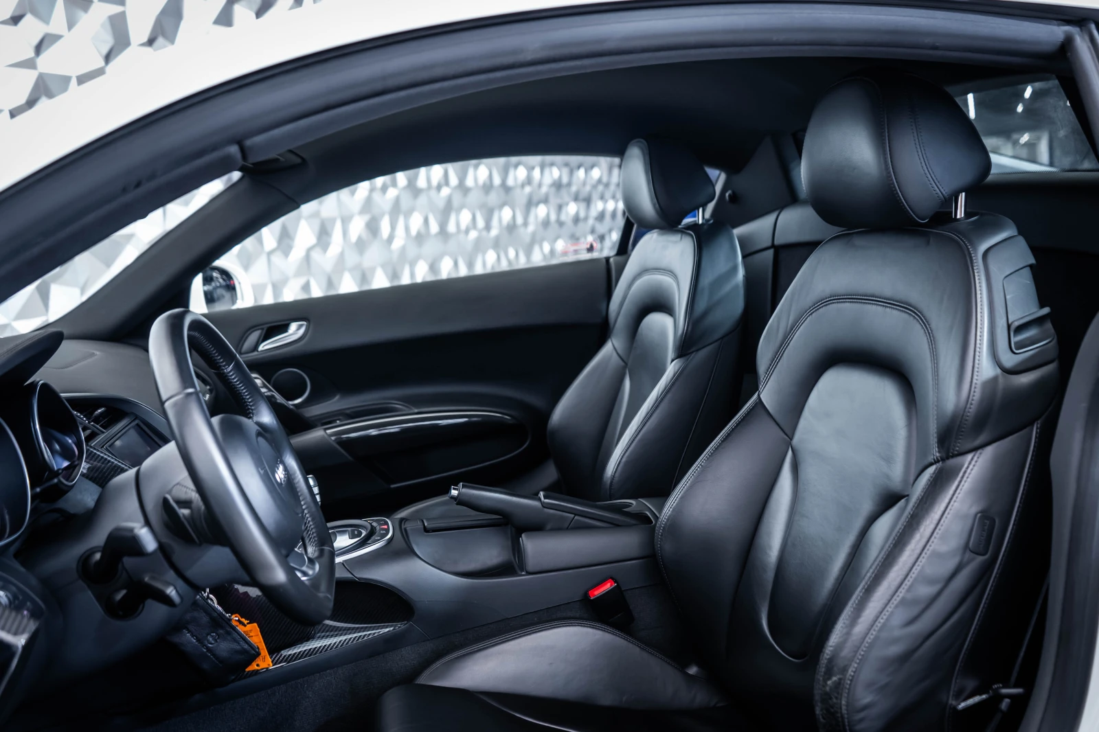 Audi R8 V8 FSI* B&O, снимка 12 - Автомобили и джипове - 54763131