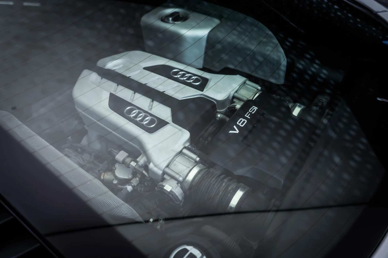 Audi R8 V8 FSI* B&O, снимка 16 - Автомобили и джипове - 54763131