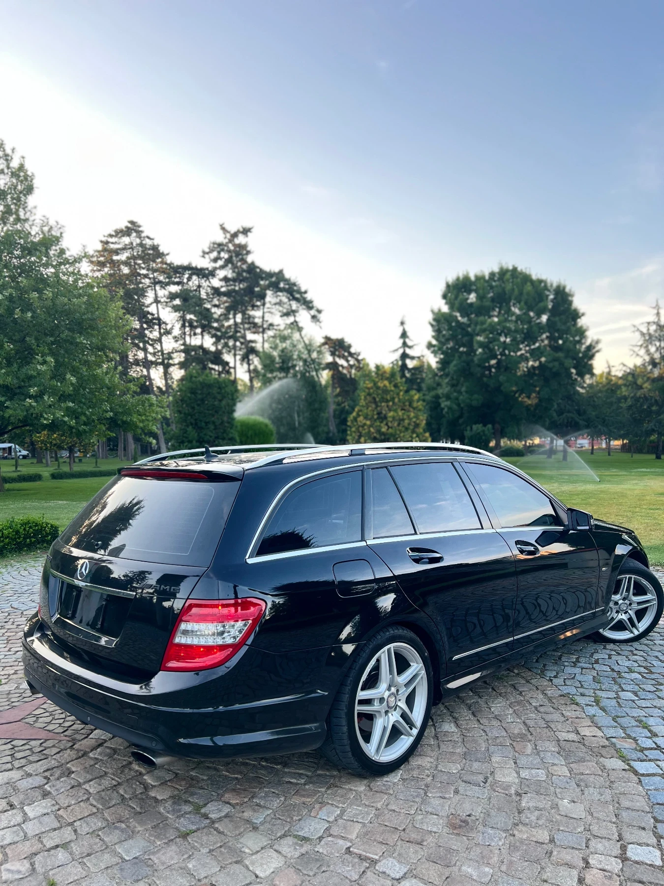 Mercedes-Benz C 320 * AMG PACK* Keyless* Ел.Багажник* , снимка 5 - Автомобили и джипове - 54856552