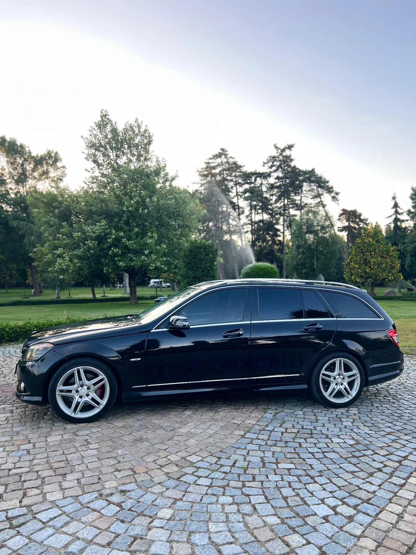 Mercedes-Benz C 320 * AMG PACK* Keyless* Ел.Багажник* , снимка 3 - Автомобили и джипове - 54856552