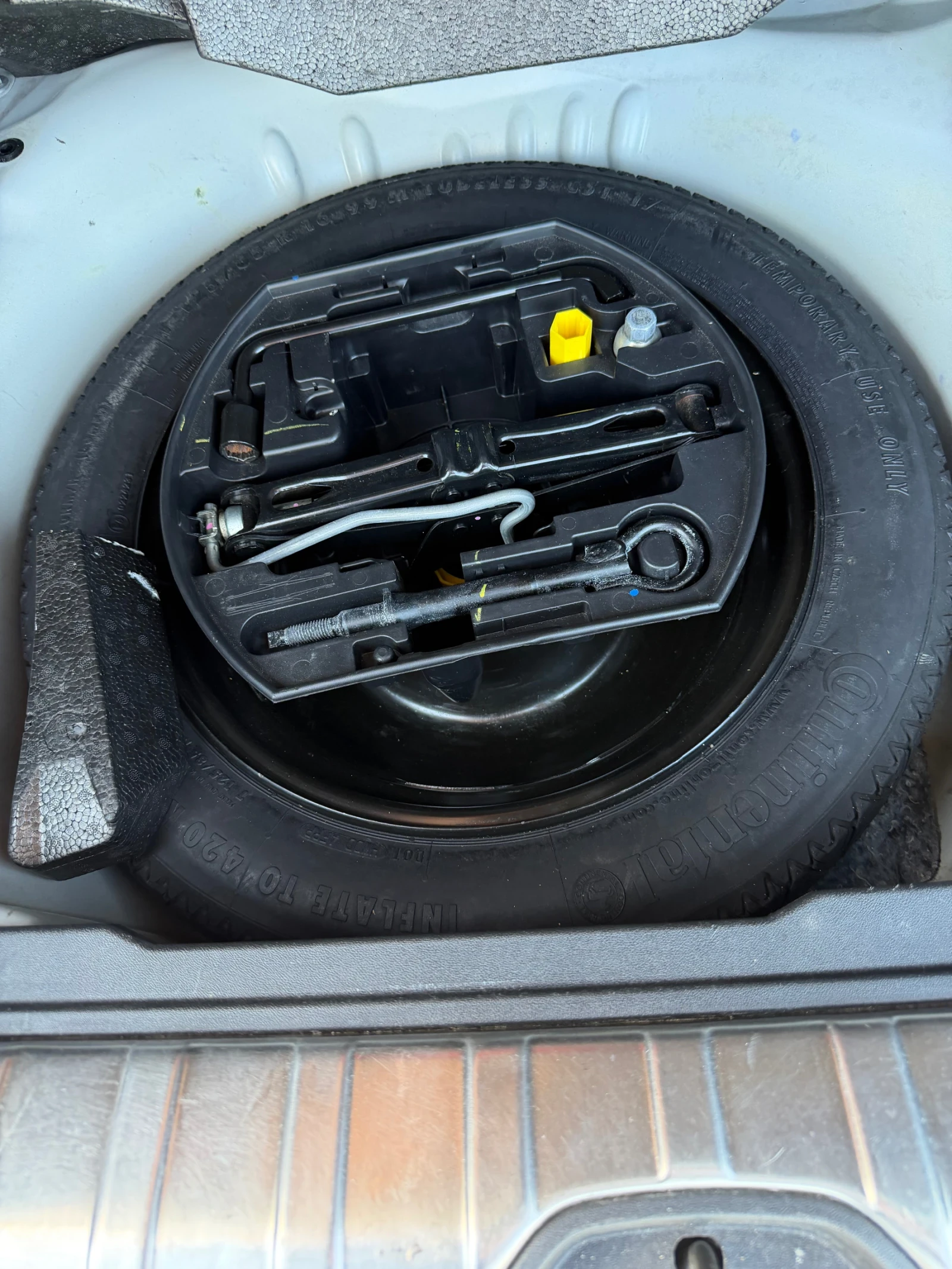 Peugeot 2008 1.6i, снимка 12 - Автомобили и джипове - 55090436