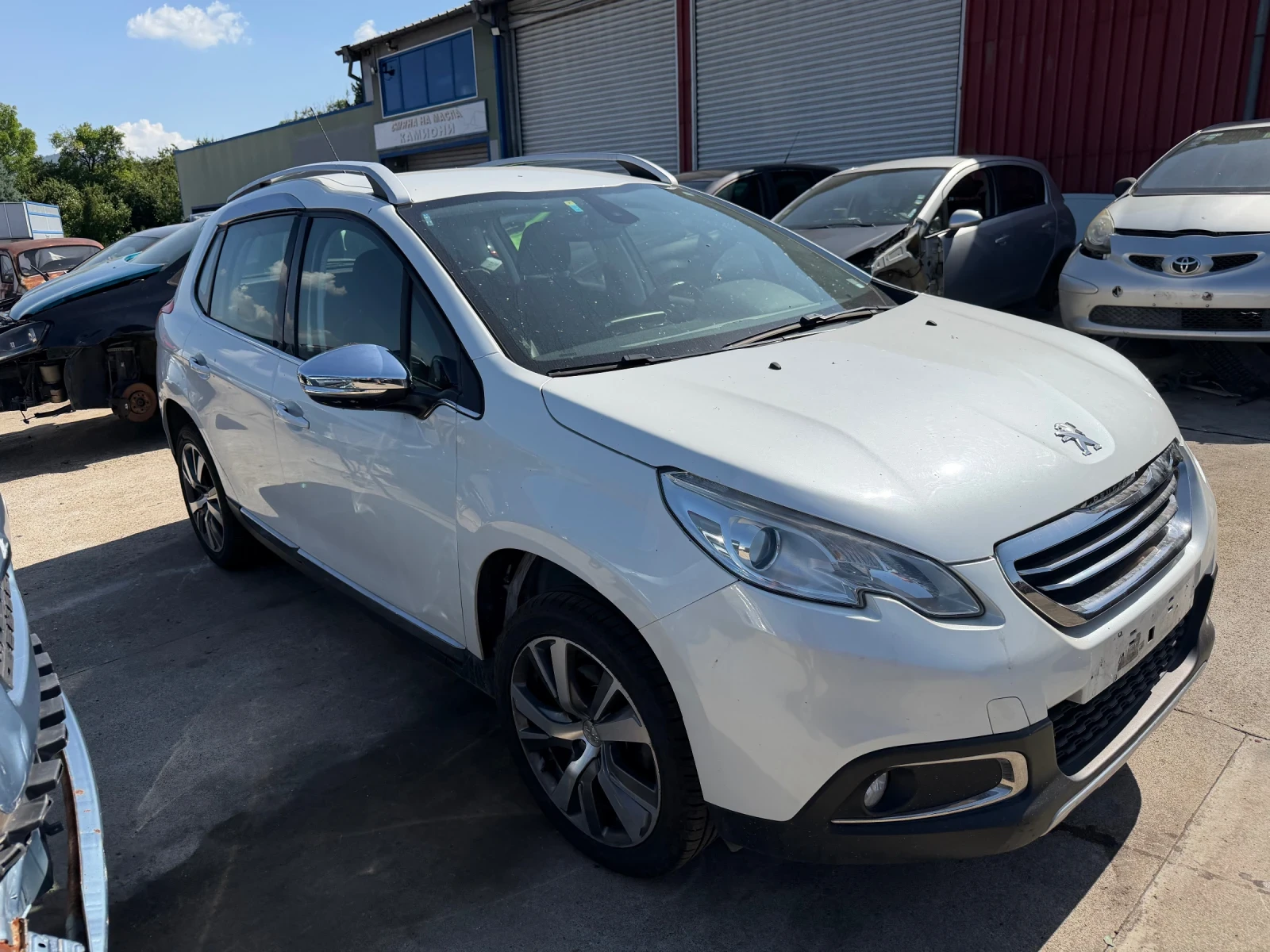 Peugeot 2008 1.6i, снимка 3 - Автомобили и джипове - 55090436