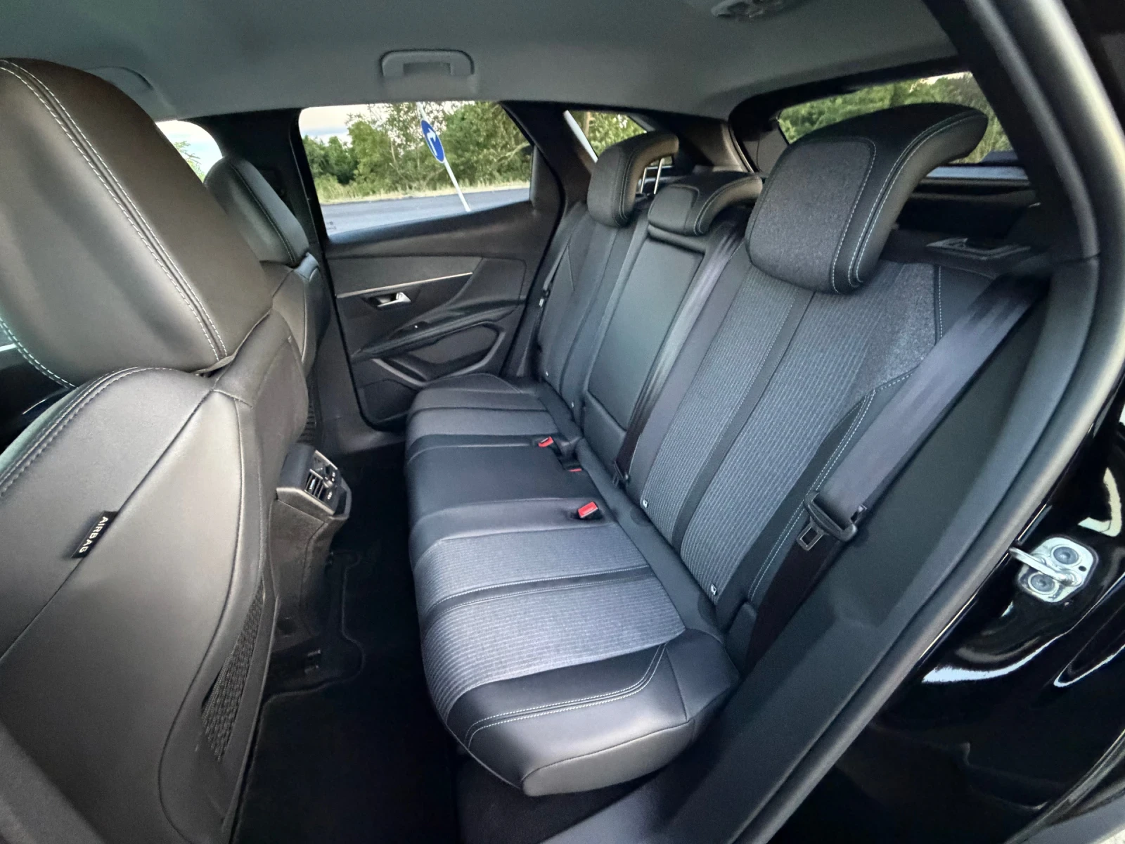 Peugeot 3008 Allure / АВТОМАТИК / ЕВРО6 / YOUTUBE / WAZE , снимка 13 - Автомобили и джипове - 55287329