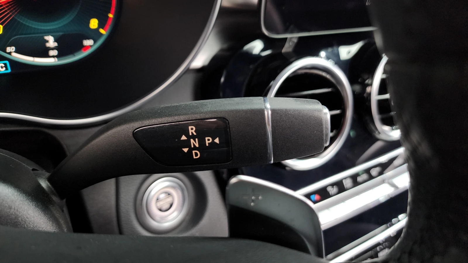 Mercedes-Benz C 200 ЕЛ. БАГАЖНИК* BLIND SPOT* HUD* ЛЮК* КРАЙНА ЦЕНА, снимка 9 - Автомобили и джипове - 55756183