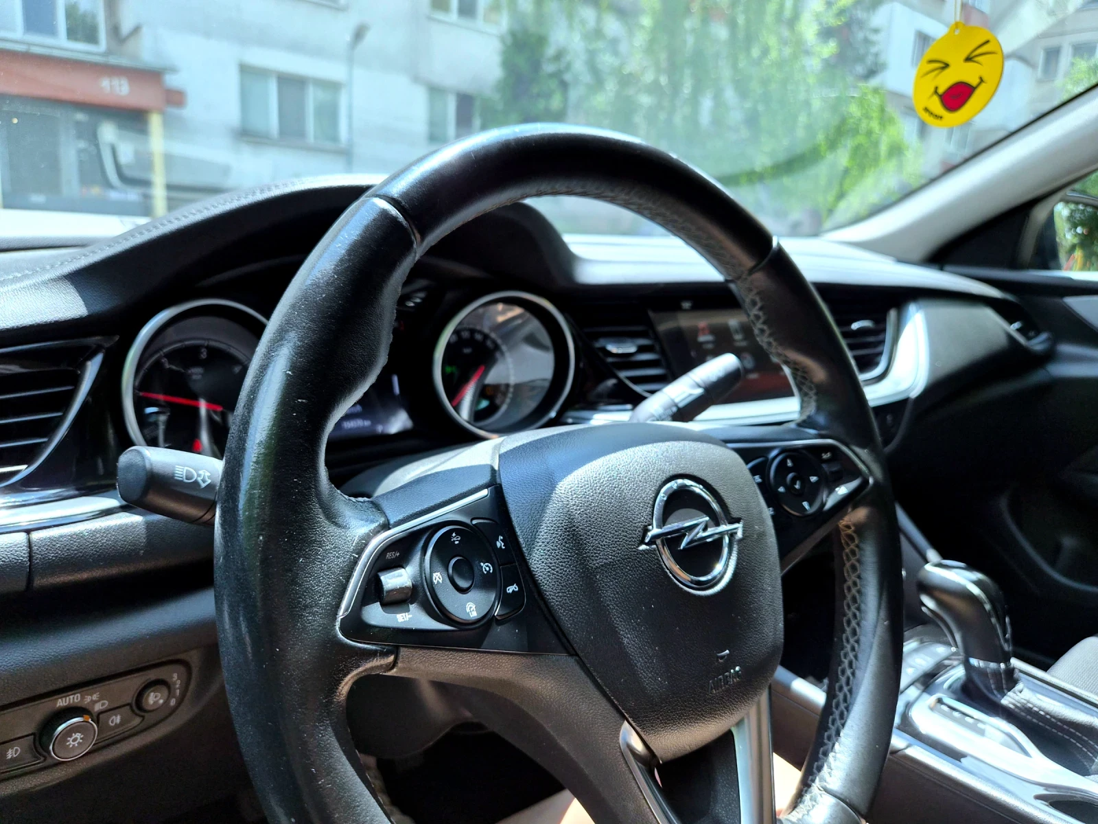 Opel Insignia Grand Sport , снимка 9 - Автомобили и джипове - 55952765