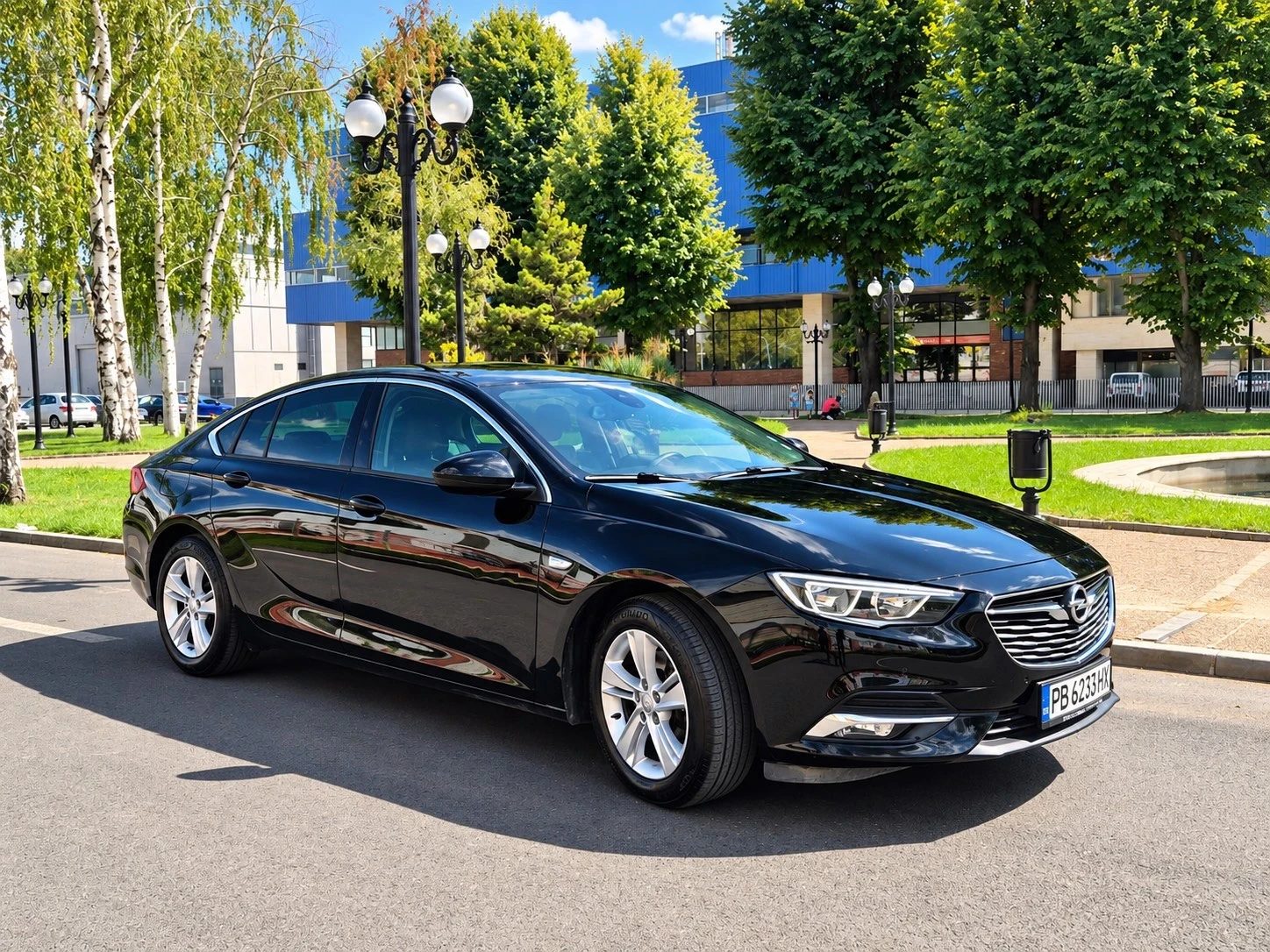 Opel Insignia Grand Sport , снимка 2 - Автомобили и джипове - 55952765