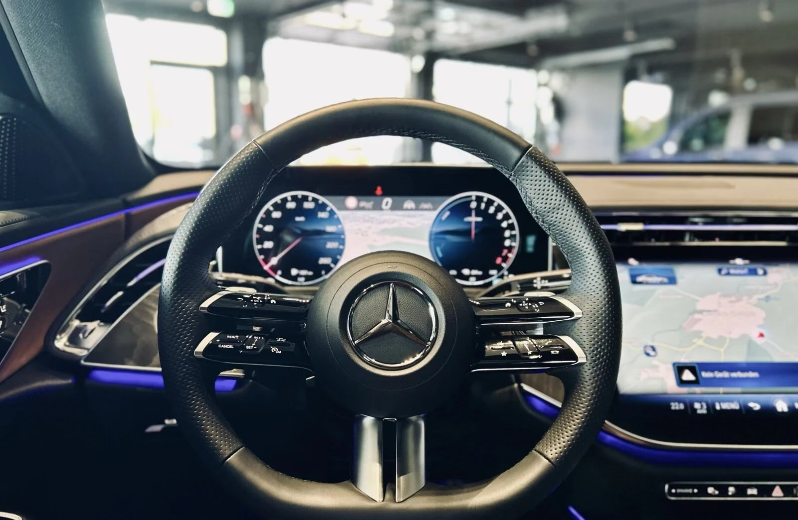 Mercedes-Benz E 400 e/381HP/4M/AMG/360/ACC/VENT/870z, снимка 9 - Автомобили и джипове - 56017645