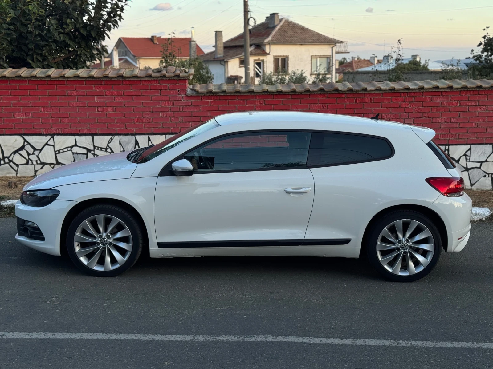 VW Scirocco 1.4, снимка 2 - Автомобили и джипове - 56452437