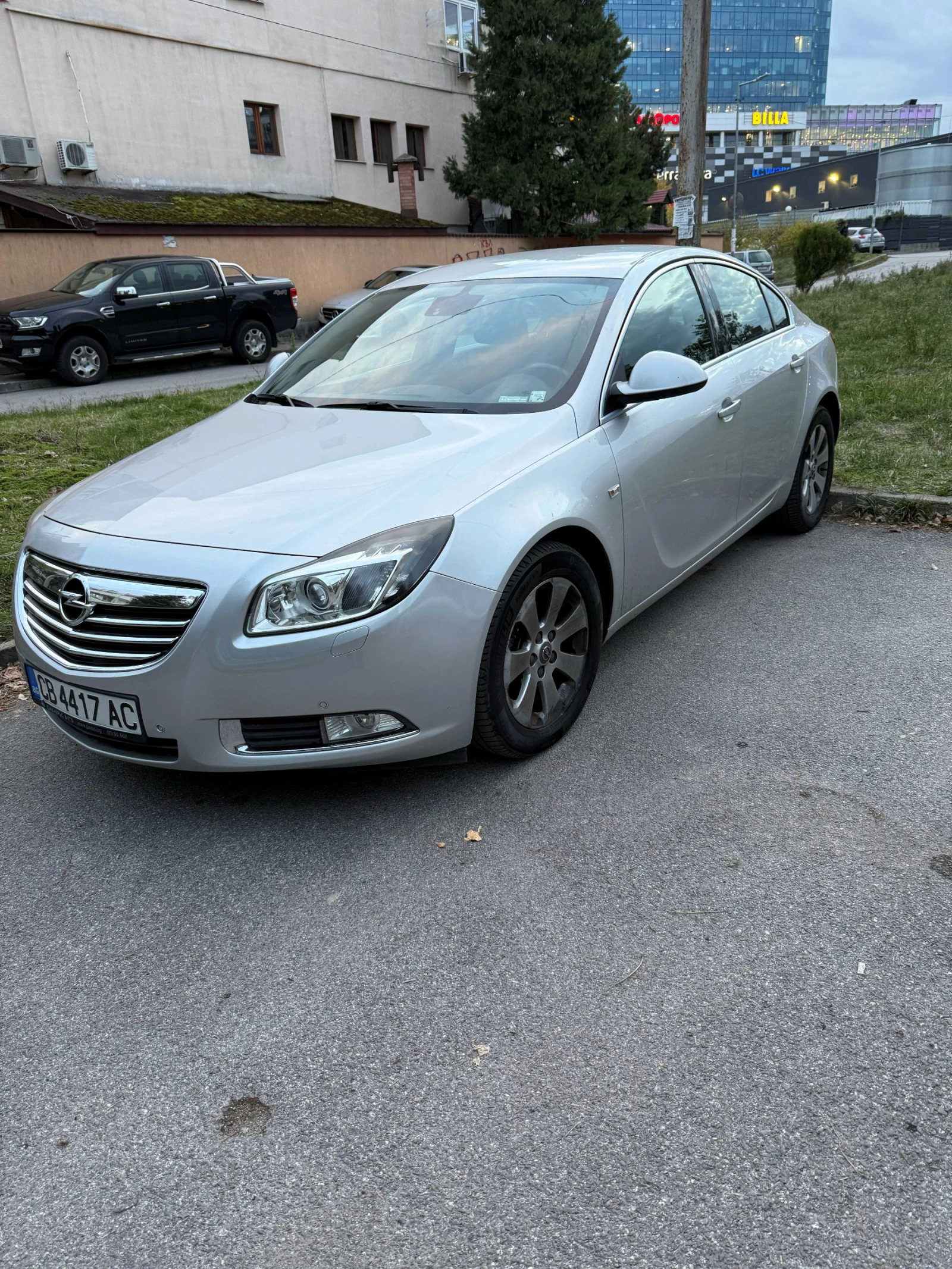 Opel Insignia, снимка 2 - Автомобили и джипове - 56548813