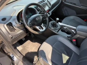 Kia Sportage 2.0 Газ.инж. 4х4 * FULL* Кам* Подг* Пано* Нави, снимка 9