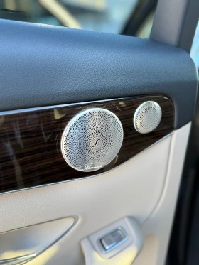 Mercedes-Benz GLC 300 4MATIC* AMG* FACELIFT, снимка 10