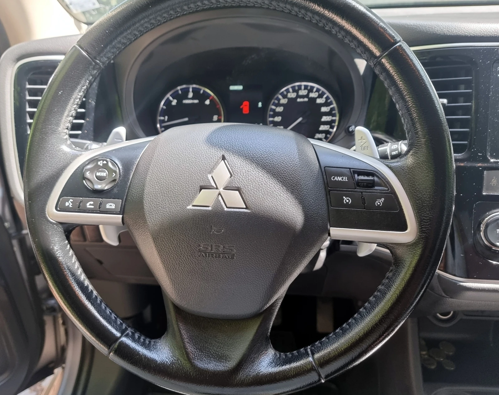 Mitsubishi Outlander 2.2D 4WD 7места - изображение 9