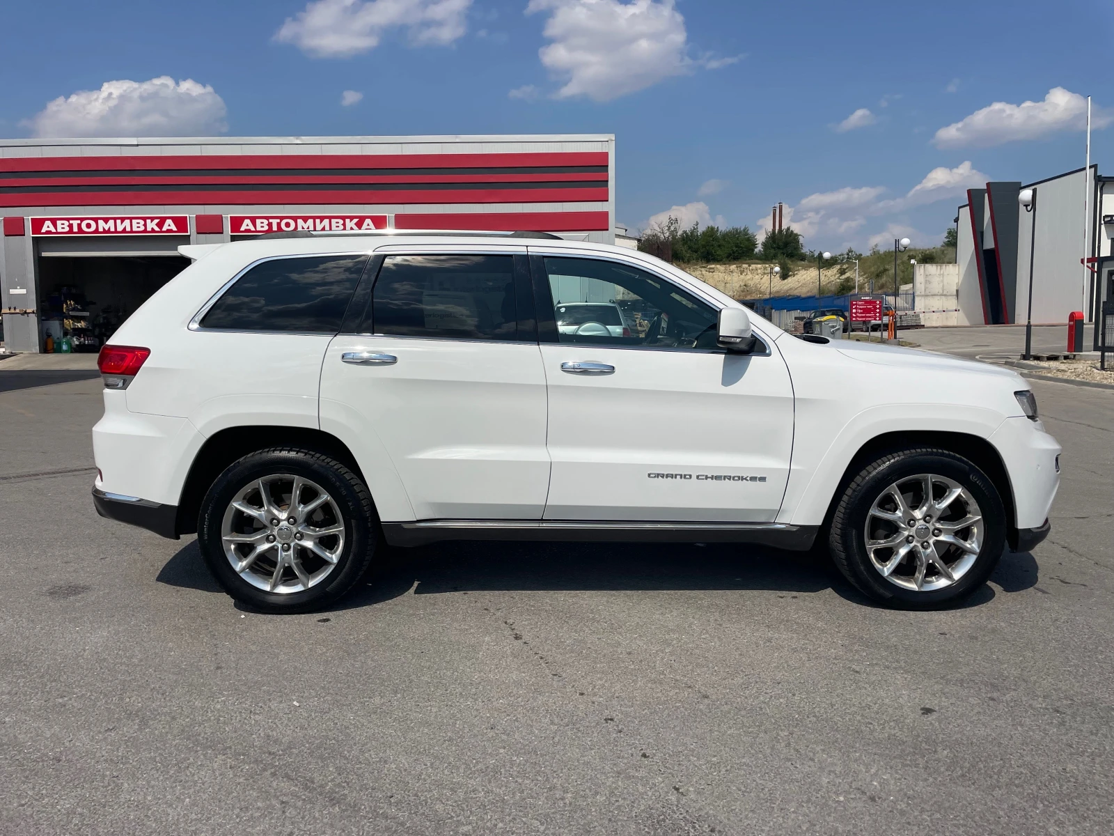 Jeep Grand cherokee 3.0 SUMMIT Швейцария - изображение 4