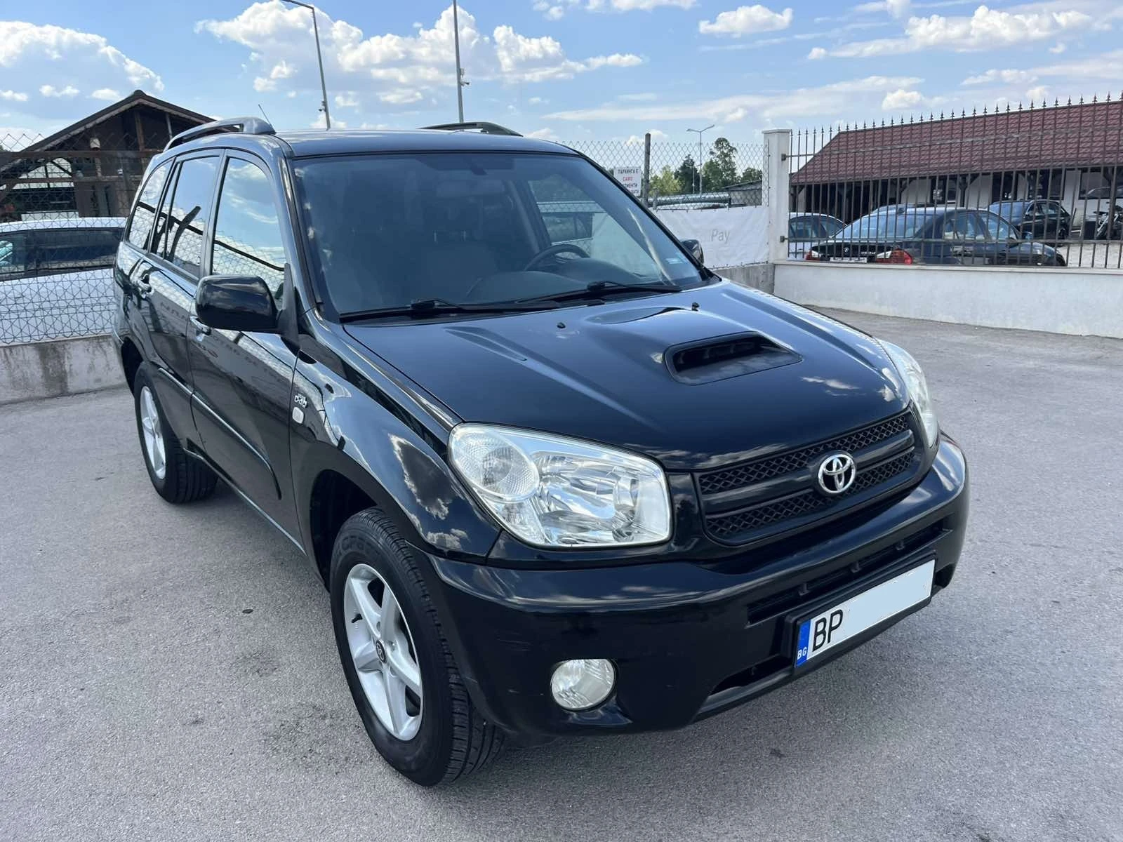 Toyota Rav4 FACE 2.0D4D 116кс РЕГИСТРИРАНА ОБСЛУЖЕНА ПЕРФЕКТНА - изображение 3