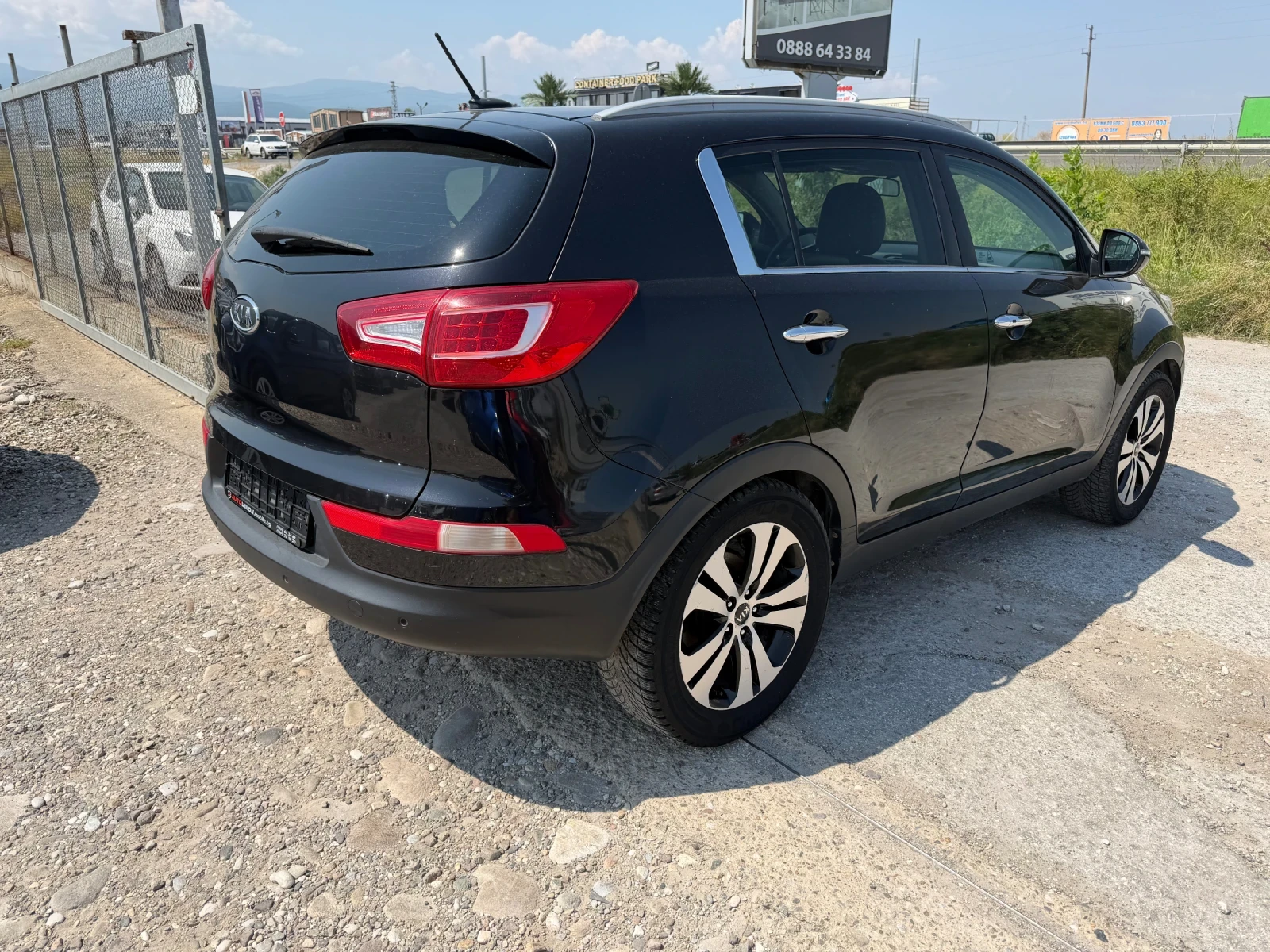 Kia Sportage 2.0 Газ.инж. 4х4 * FULL* Кам* Подг* Пано* Нави, снимка 5 - Автомобили и джипове - 52442178