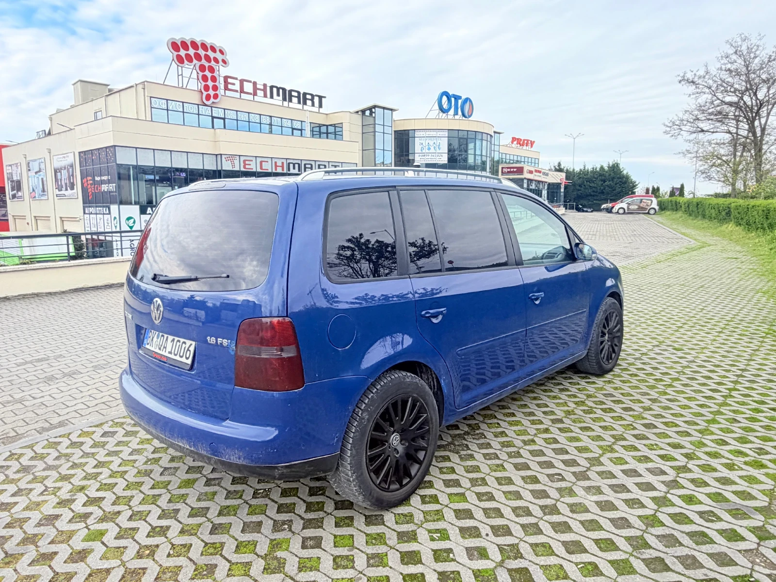 VW Touran Бензин Валидни Немски номера, снимка 3 - Автомобили и джипове - 54371700