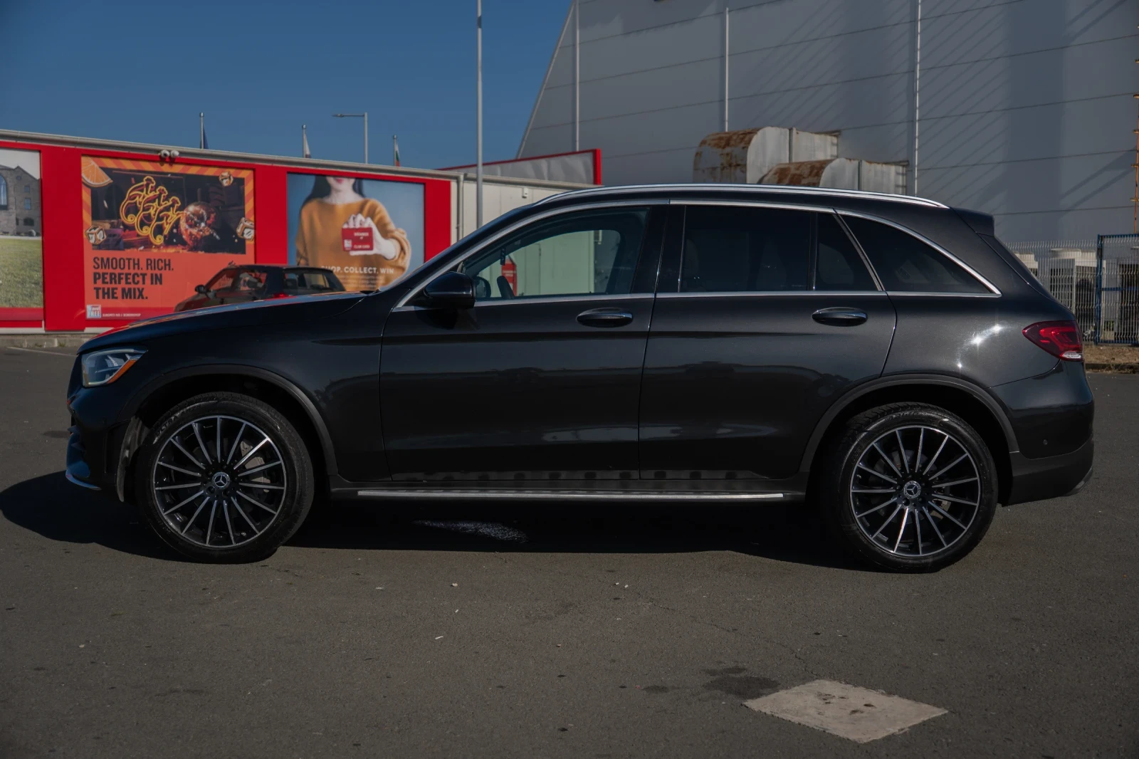 Mercedes-Benz GLC 300 4MATIC* AMG* FACELIFT* 360* BURMESTER* , снимка 4 - Автомобили и джипове - 54488684
