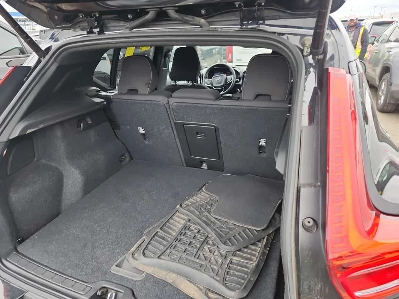 Volvo XC40 * CORE * АВТОКРЕДИТ БЕЗ ПЪРВОНАЧАЛНА ВНОСКА * , снимка 13 - Автомобили и джипове - 54565963