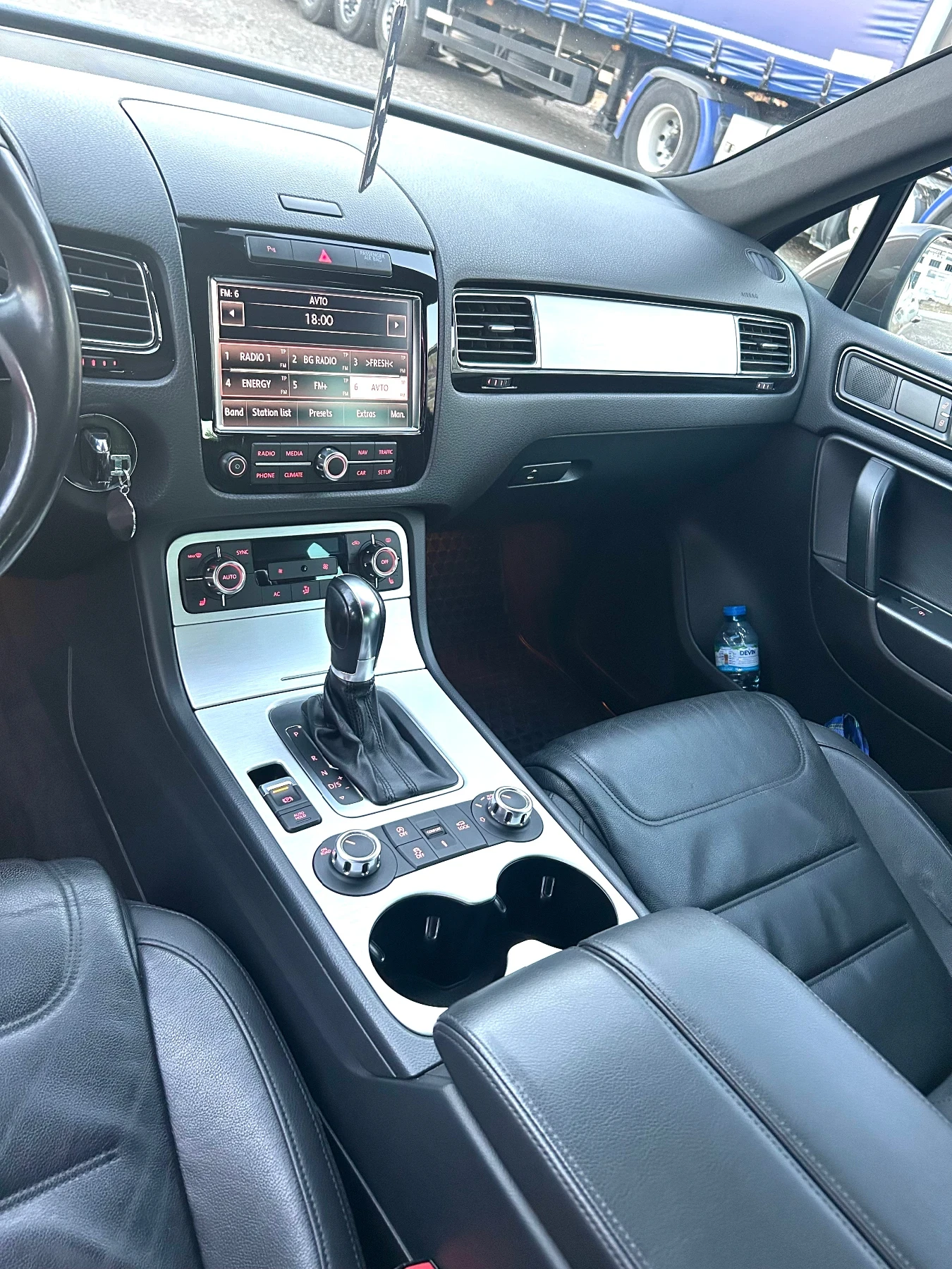 VW Touareg, снимка 9 - Автомобили и джипове - 54584129