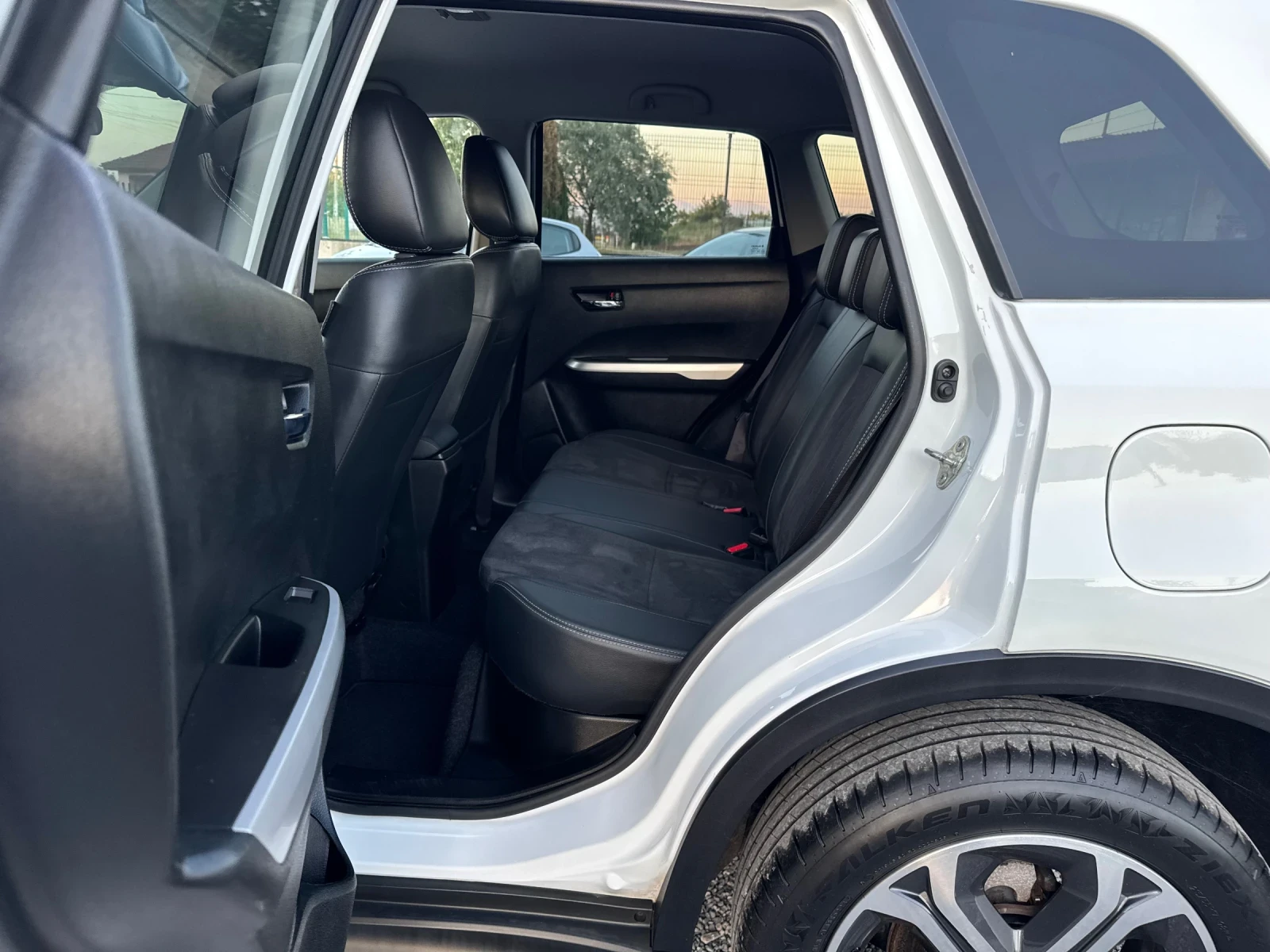 Suzuki Vitara 1.6d 4x4 All Grip! Face!! Automatic!! Navi !! Cam!, снимка 14 - Автомобили и джипове - 55070156