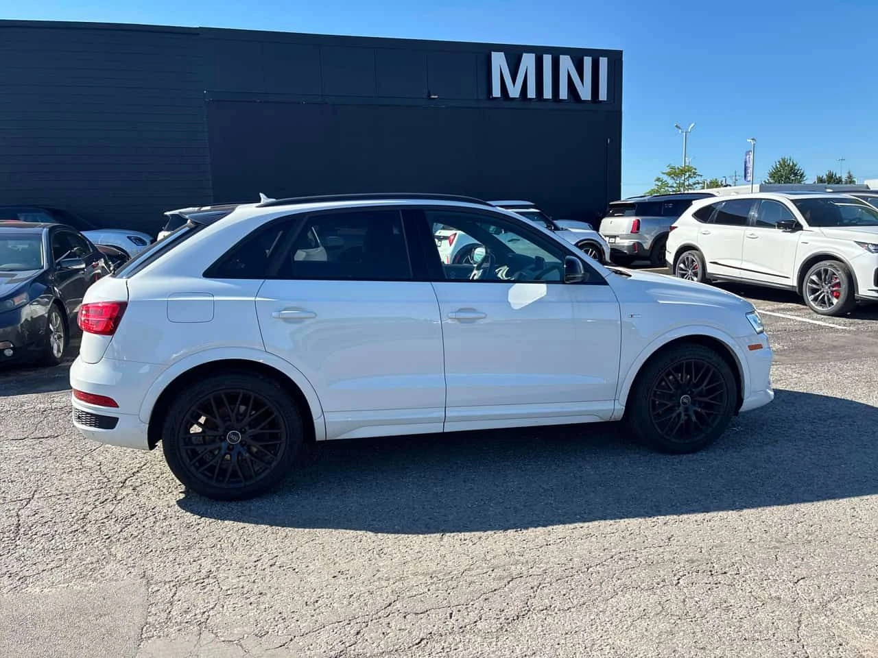 Audi Q3 * Technik * CARFAX * ЦЕНА ДО БГ, снимка 3 - Автомобили и джипове - 55478770