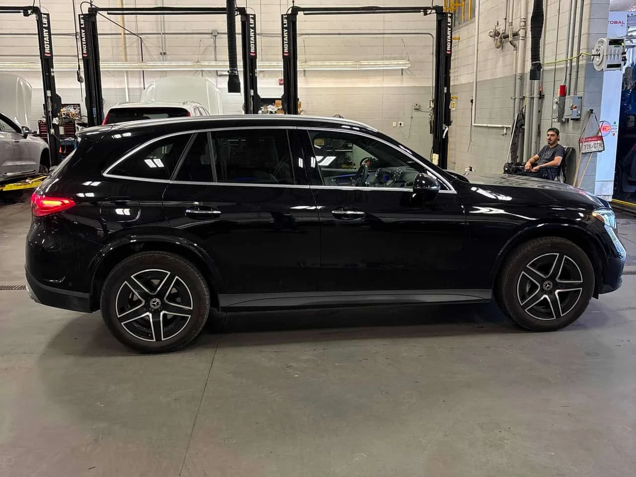 Mercedes-Benz GLC 300 4MATIC | CARFAX | БЕЗ ИНЦИДЕНТИ, снимка 4 - Автомобили и джипове - 56205992