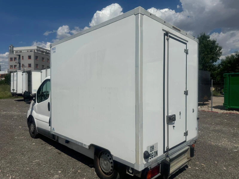 Renault Trafic 2.0 DCI, снимка 4 - Бусове и автобуси - 50938731