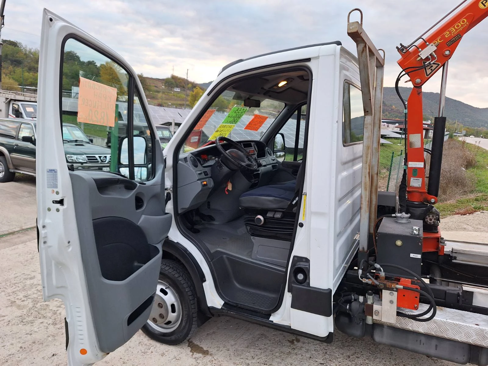 Iveco 35c18 ДО 3, 5т. САМОСВАЛ С КРАН 1820кг ШВЕЙЦАРИЯ 6 МЕТРА - изображение 8