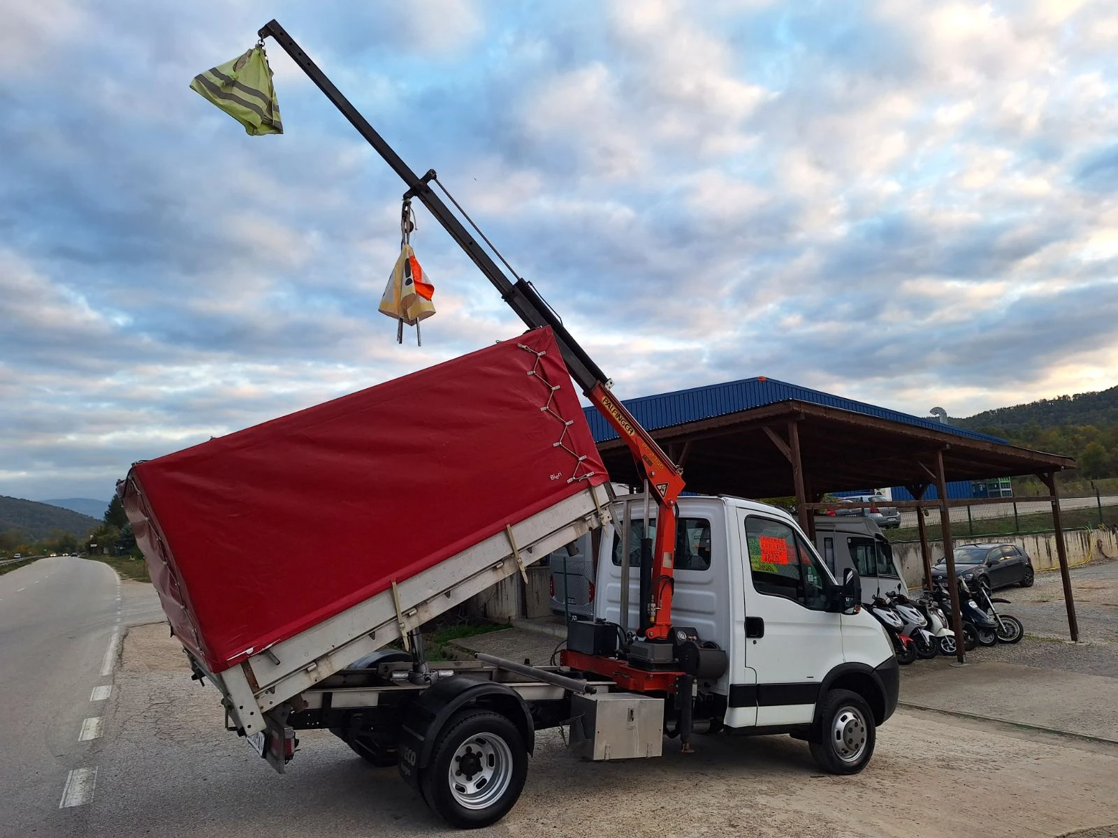 Iveco 35c18 ДО 3, 5т. САМОСВАЛ С КРАН 1820кг ШВЕЙЦАРИЯ 6 МЕТРА - изображение 6