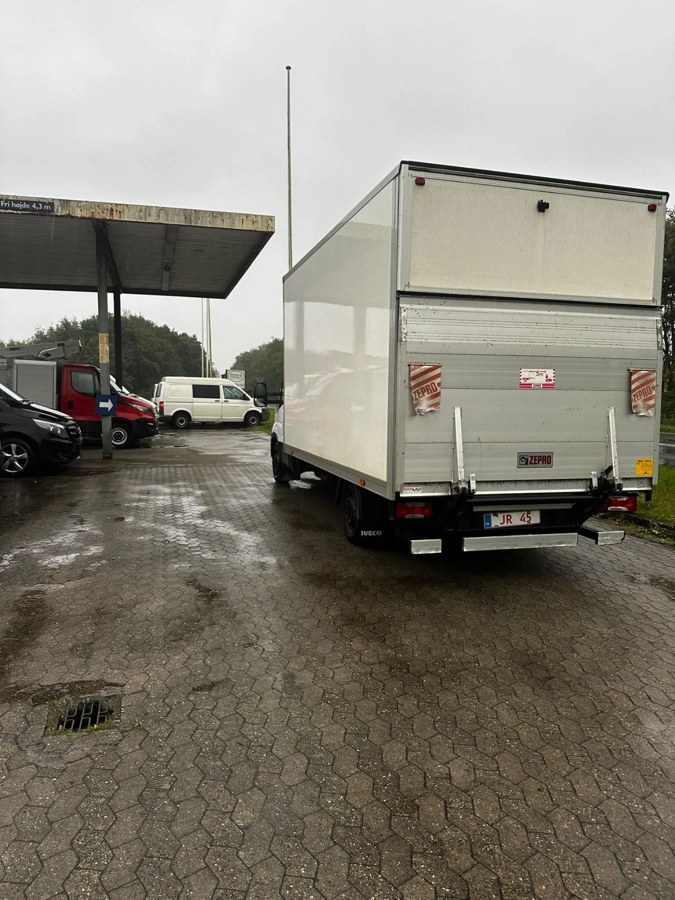 Iveco 35s17 Daily 3.0  падащ борд, снимка 3 - Бусове и автобуси - 56468064