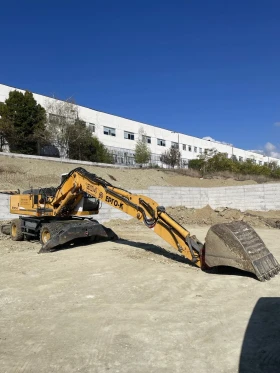 Багер Liebherr, снимка 1