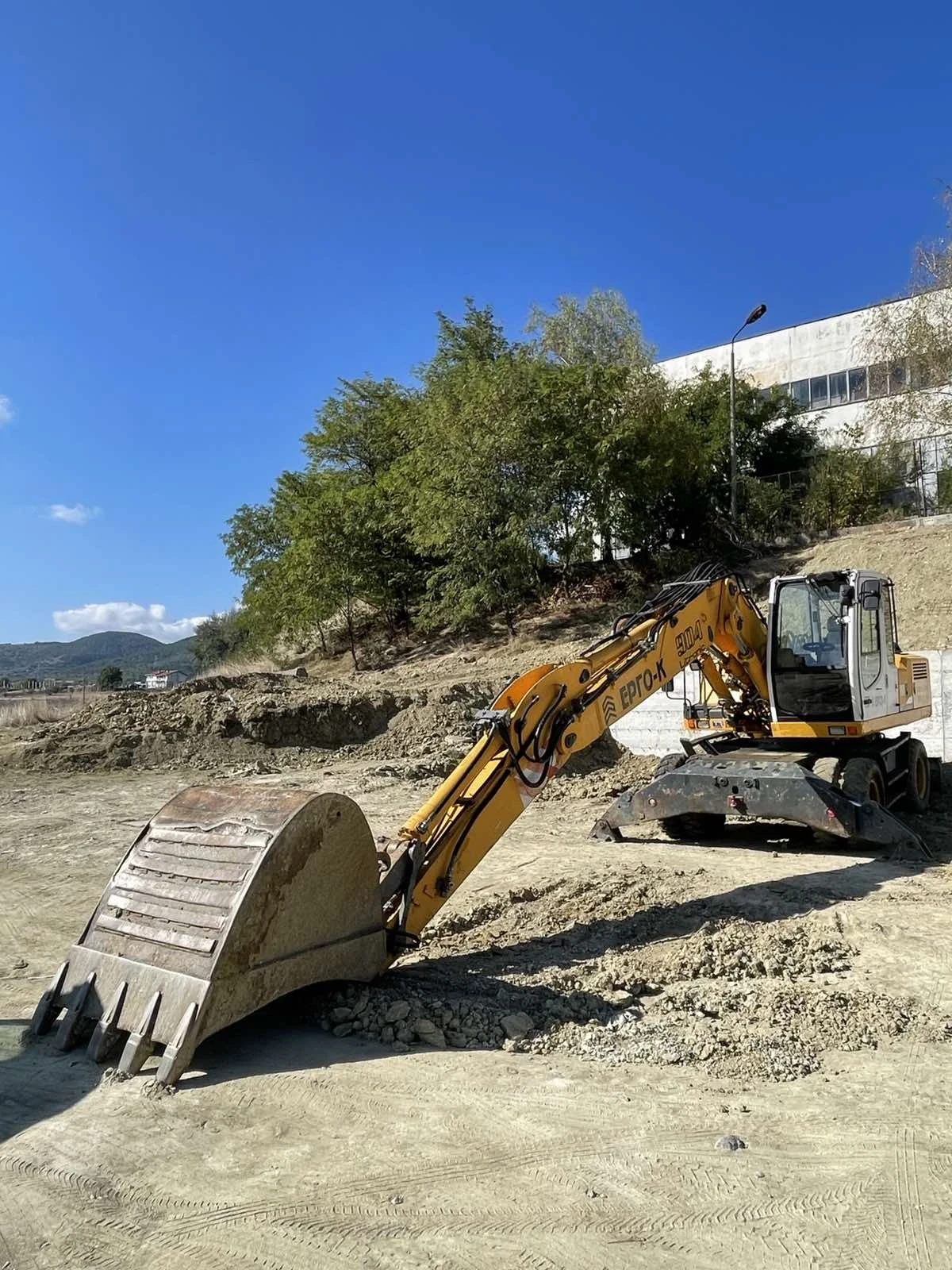 Багер Liebherr, снимка 4 - Индустриална техника - 54381325
