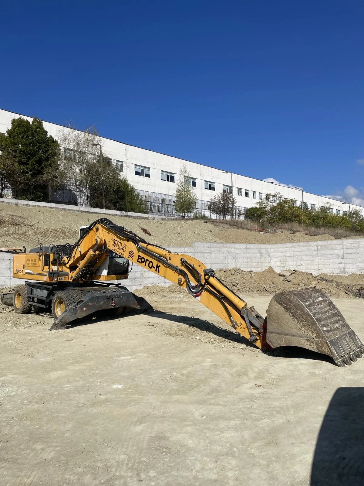 Багер Liebherr
