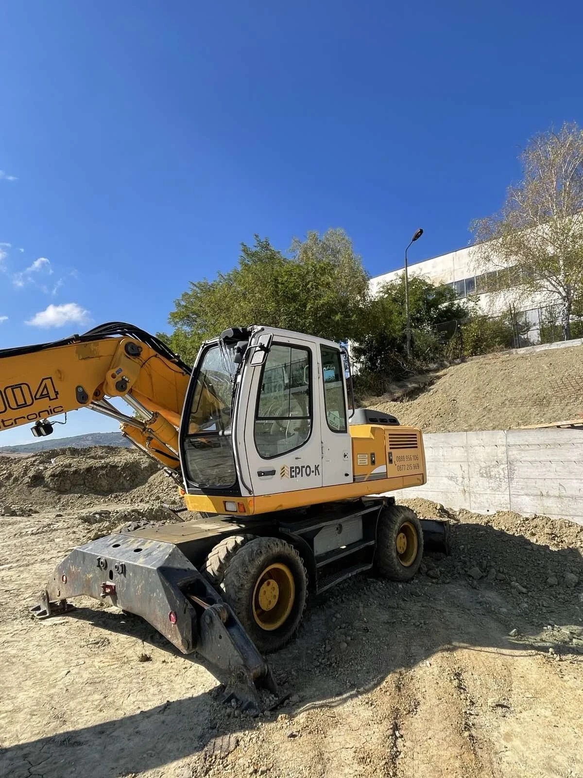 Багер Liebherr, снимка 3 - Индустриална техника - 54381325