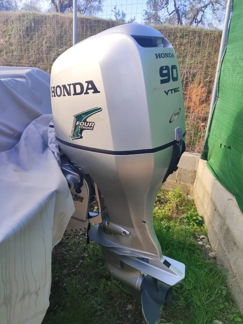 Извънбордов двигател Honda VTec 90HP - изображение 2