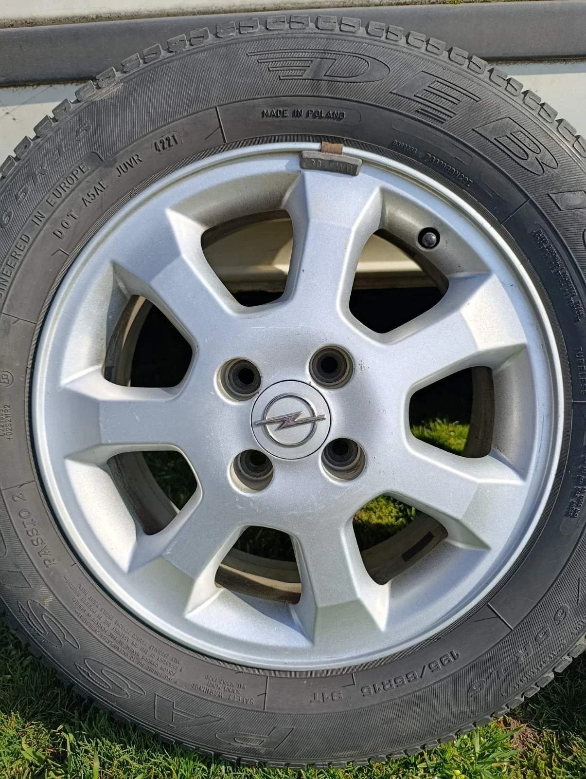 Гуми с джанти Debica 195/65R15, снимка 3 - Гуми и джанти - 53990300