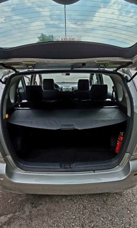Toyota Corolla verso 2.0 d-4D, снимка 10