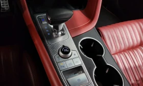 Genesis G70 3.3 T-GDI 4WD / DIGITAL / ОБДУХ / DISTRONIC / HUD, снимка 15