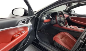 Genesis G70 3.3 T-GDI 4WD / DIGITAL / ОБДУХ / DISTRONIC / HUD, снимка 6
