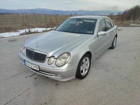 Mercedes-Benz E 320 Седан, снимка 5