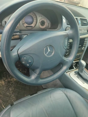 Mercedes-Benz E 320 Седан, снимка 14