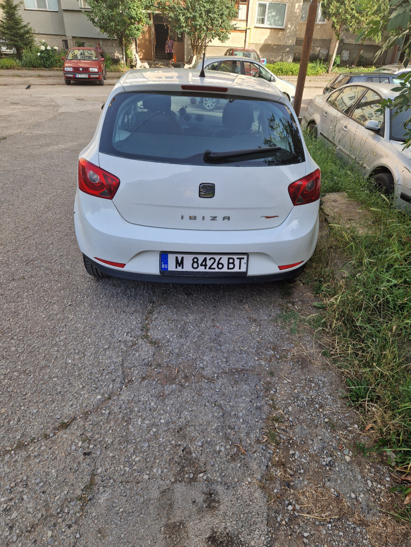 Seat Ibiza, снимка 2 - Автомобили и джипове - 46310629