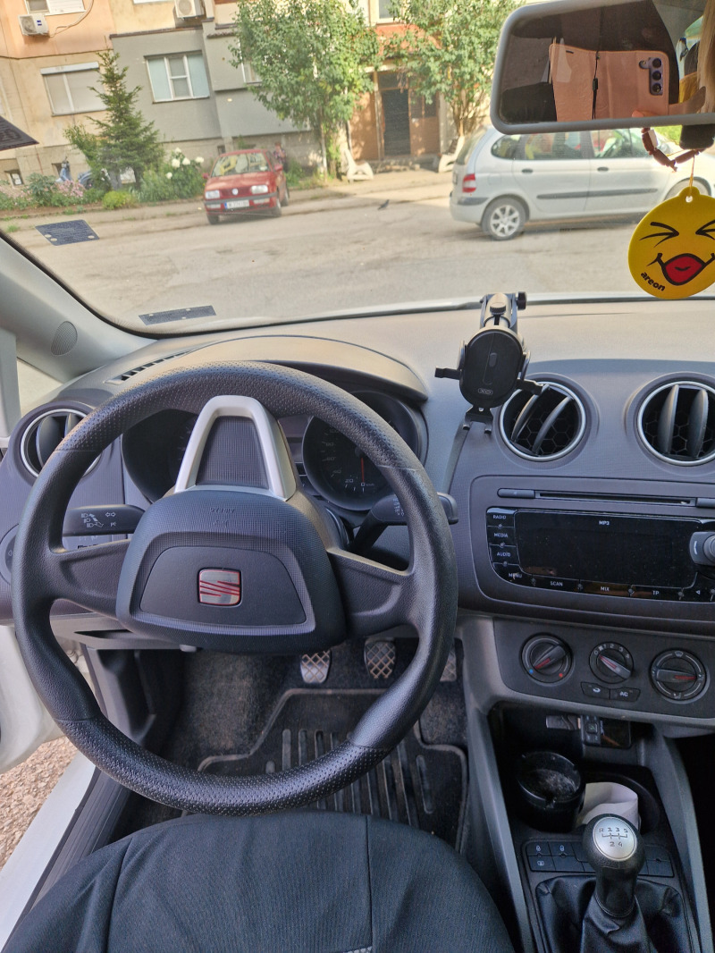Seat Ibiza, снимка 7 - Автомобили и джипове - 46310629