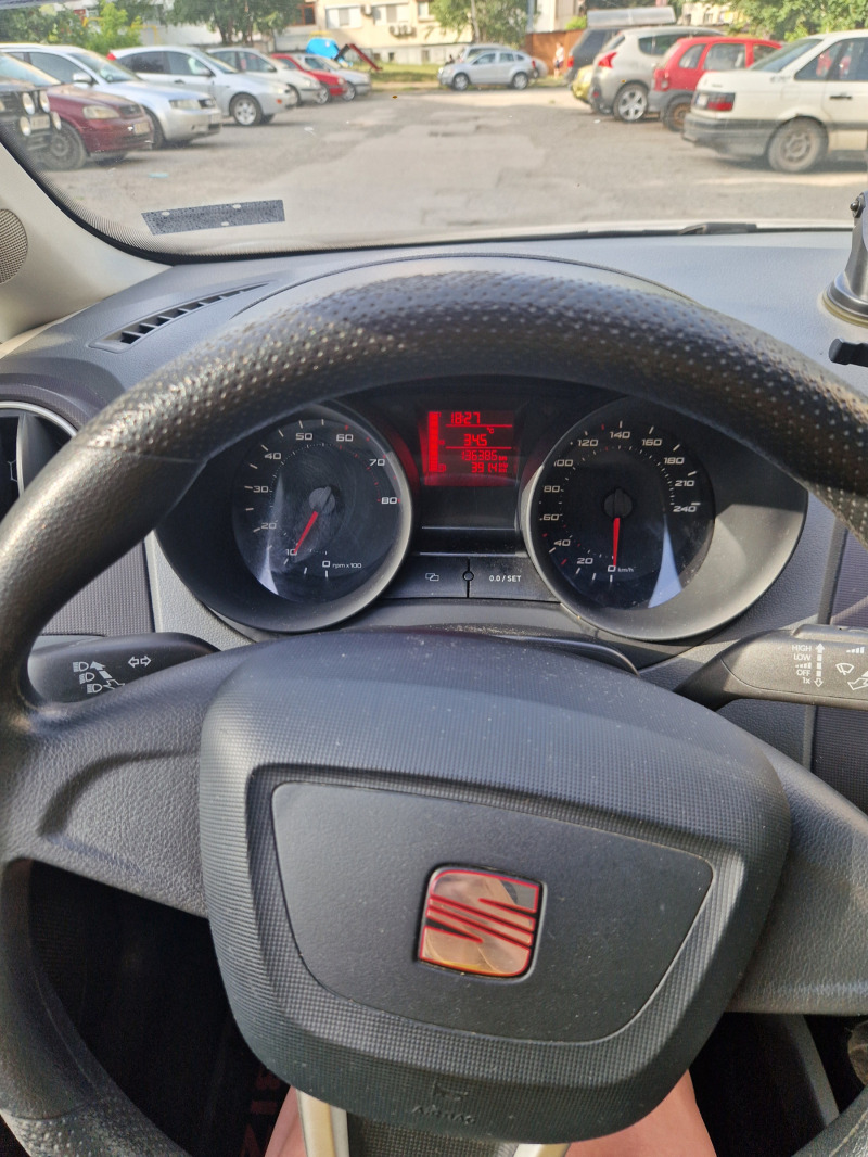Seat Ibiza, снимка 5 - Автомобили и джипове - 46310629